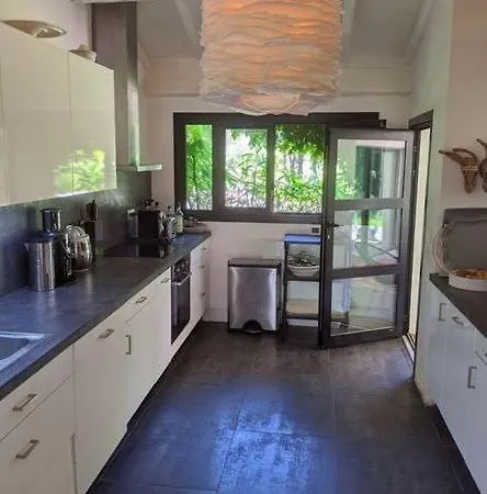 Дом отдыха E Authentic Villa Gassin Гассен
